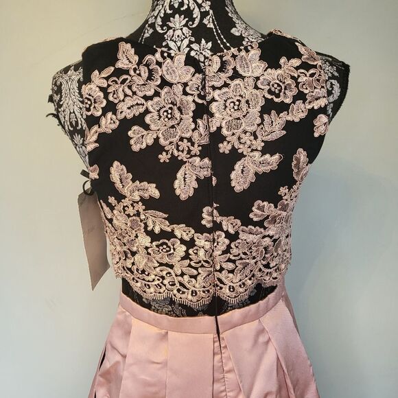 BETSY & ADAM PROM GRADUATION DRESS M size - Picture 4 of 7